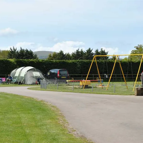 mill-farm-caravan-and-camping-park-bridgwater-4youi