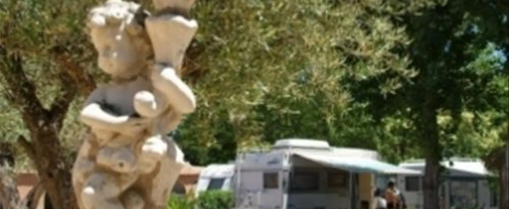 Camping Les Champs Blancs  