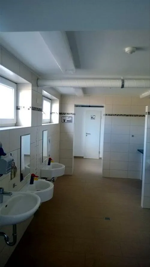peenecamp-neukalen-meckl-seenplatte-schweiz-neukalen-uh9tj