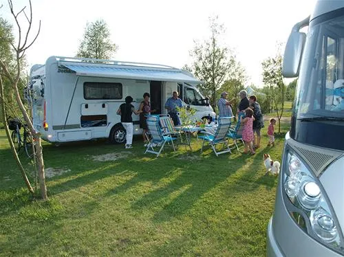 peenecamp-neukalen-meckl-seenplatte-schweiz-neukalen-vyuq8