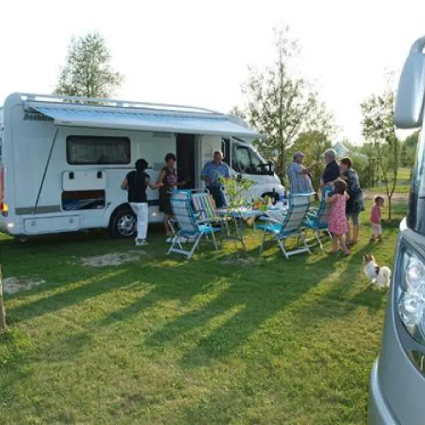 peenecamp-neukalen-meckl-seenplatte-schweiz-neukalen-vyuq8
