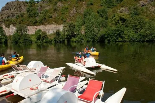 flower-camping-le-port-de-lacombe-flagnac-8r1he