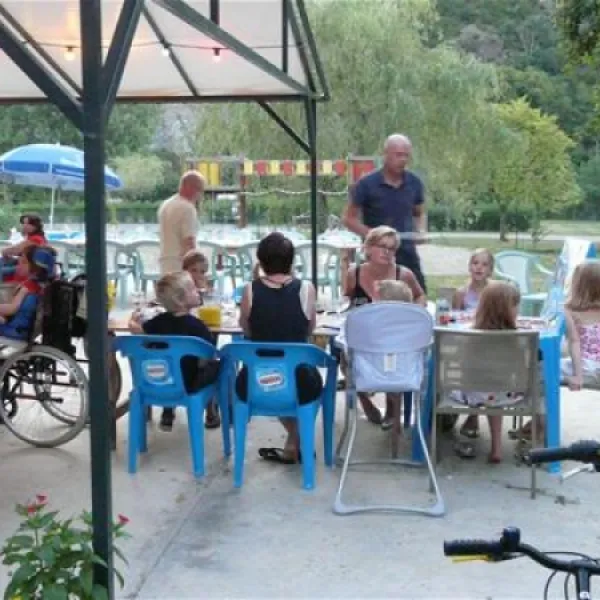 flower-camping-le-port-de-lacombe-flagnac-d0ch2
