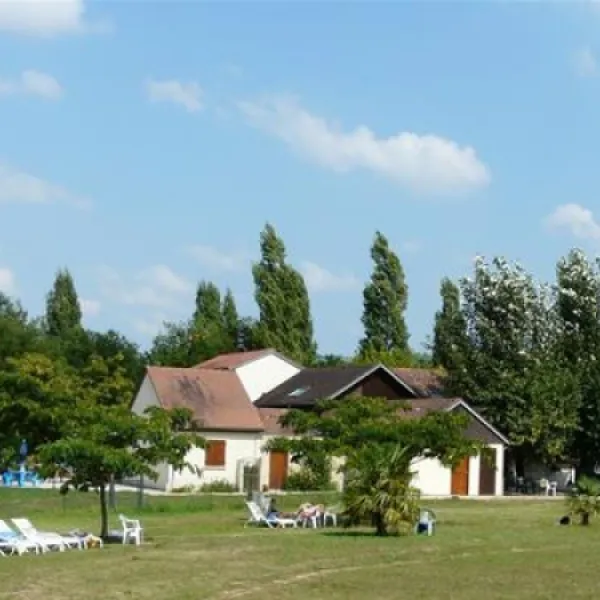 flower-camping-le-port-de-lacombe-flagnac-os6ny