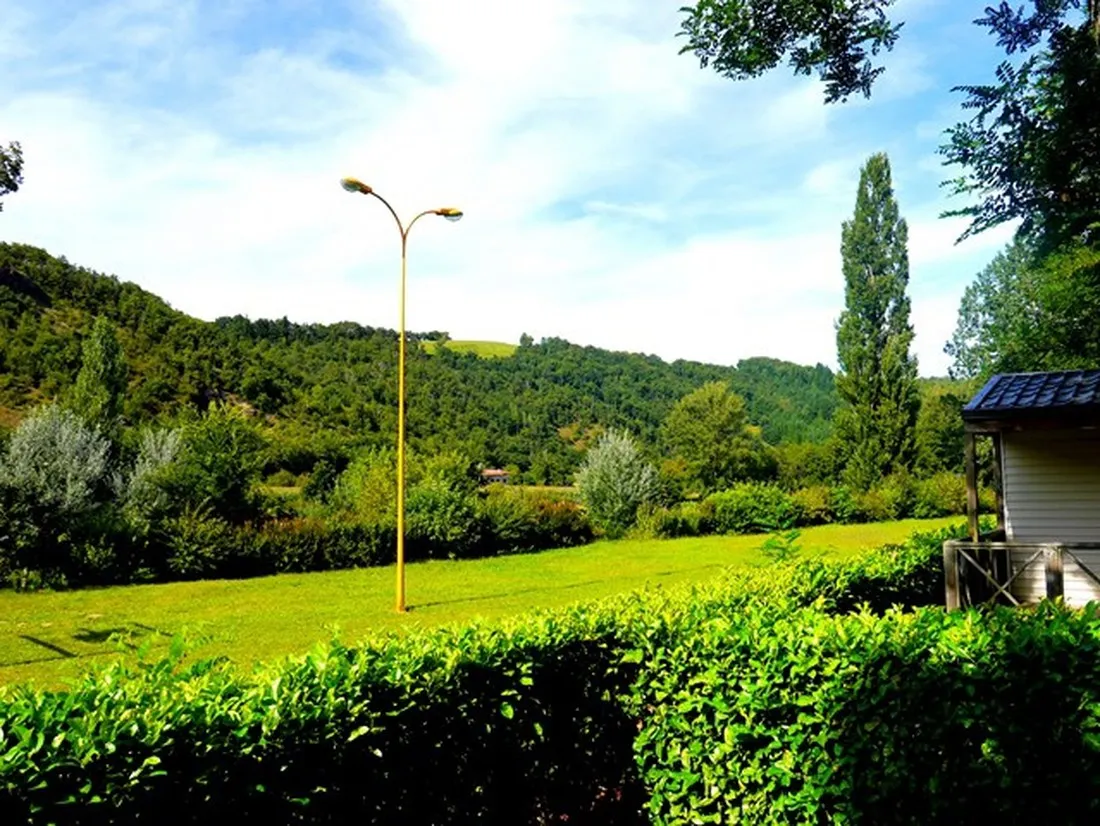 flower-camping-le-port-de-lacombe-flagnac-q2duf