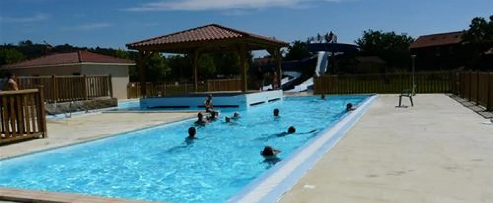 Flower Camping - Le Port de Lacombe
