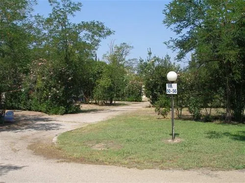 campsite-e-o-t-kammenavourla-plwdy