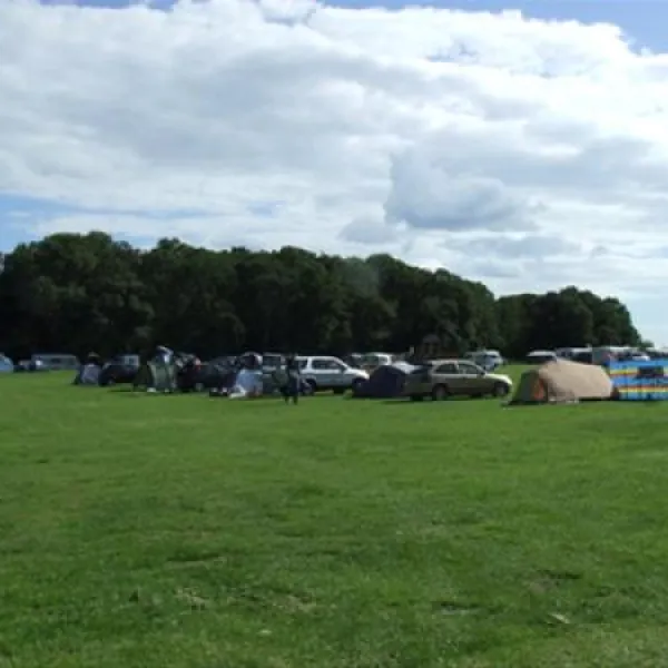 blacklands-farm-caravan-camping-henfield-bbt6e