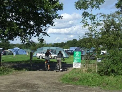 blacklands-farm-caravan-camping-henfield-riftm