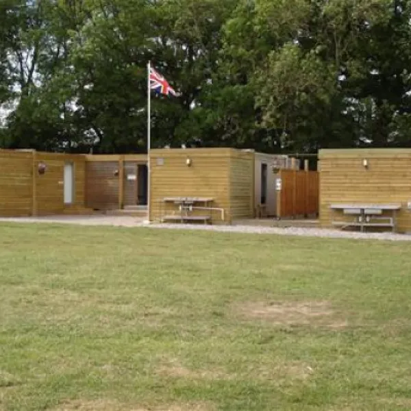 blacklands-farm-caravan-camping-henfield-vdpiz