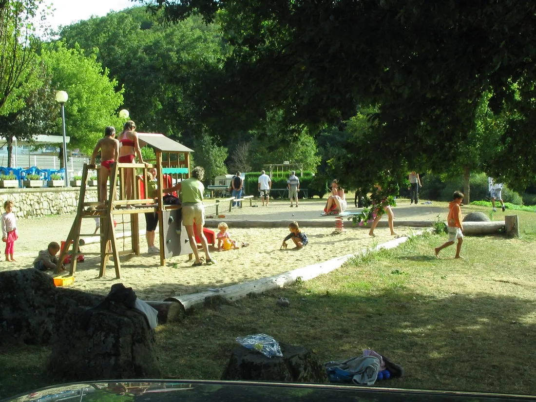 camping-la-romiguiere-laguiole-hpsvf