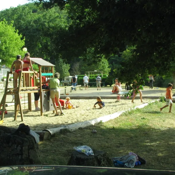 camping-la-romiguiere-laguiole-hpsvf