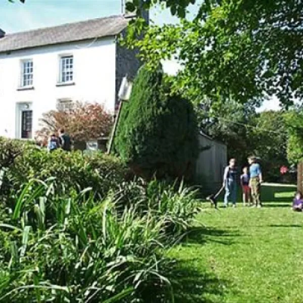 rhydhowell-farm-campsite-pembrokeshire-fgkbz