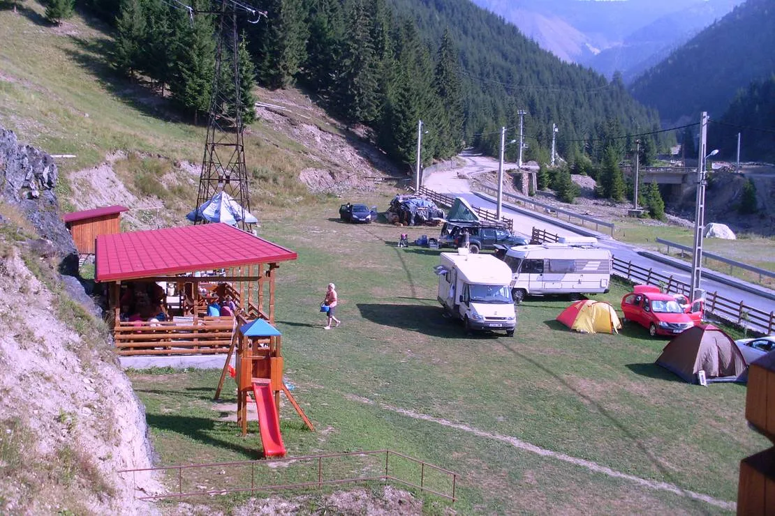 pensiune-camping-laura-borsa-borsa-aceiu