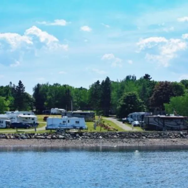 seaview-campground-cottages-eastport-m7ujq