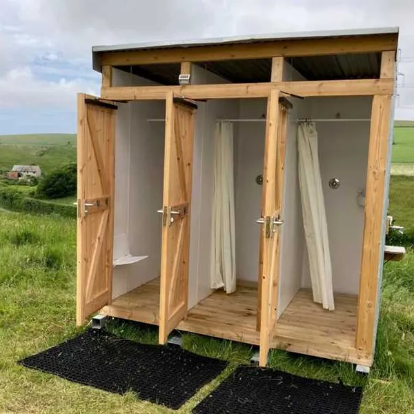 donkey-down-camping-at-culliford-tree-dorchester-qdwqf