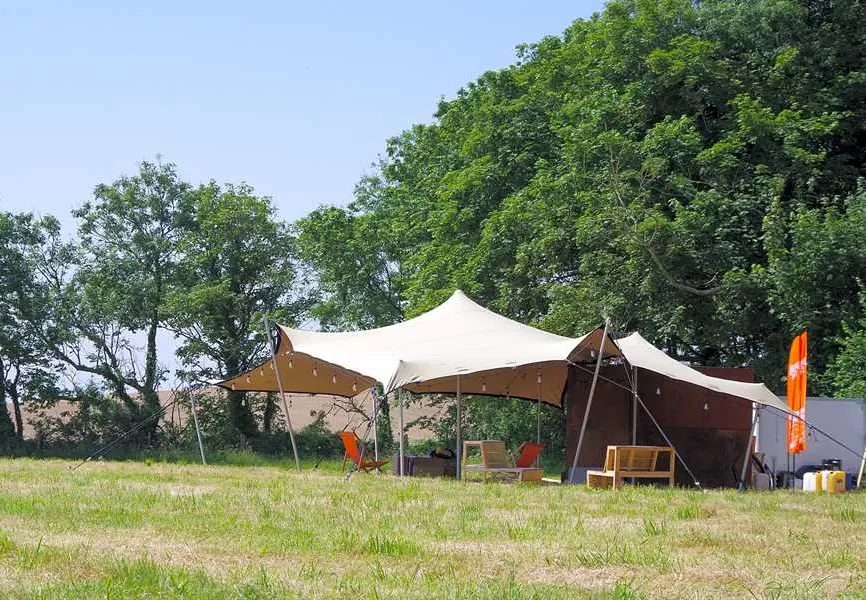 donkey-down-camping-at-culliford-tree-dorchester-zbqrv