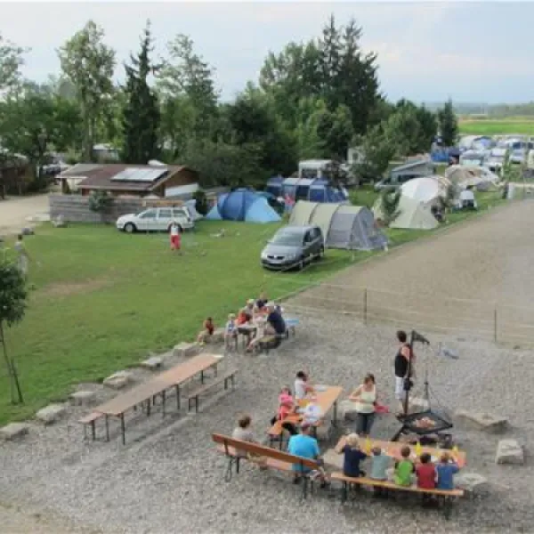 campingplatz-schwarzfelder-hof-leipheim-hxlng