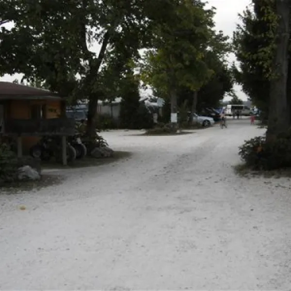 campingplatz-schwarzfelder-hof-leipheim-jncpq
