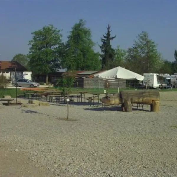 campingplatz-schwarzfelder-hof-leipheim-r9oq9