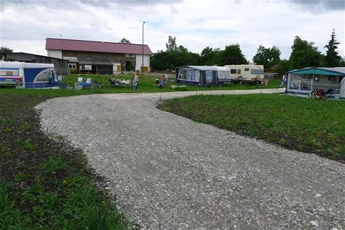 campingplatz-schwarzfelder-hof-leipheim-vxykc