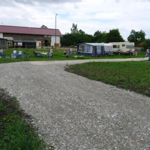 campingplatz-schwarzfelder-hof-leipheim-vxykc