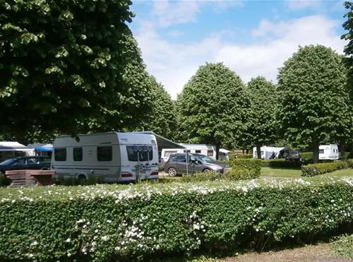 camping-municipal-montbard-nelkm