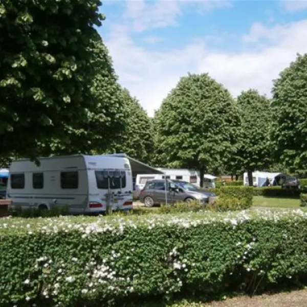 camping-municipal-montbard-nelkm