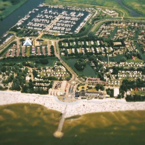 camping-de-holle-poarte-makkum-fr-zobbp
