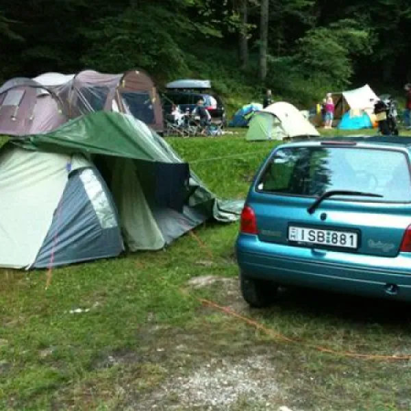 camping-bled-bled-c6pcy