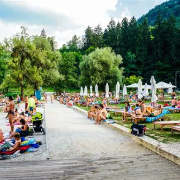 camping-bled-bled-qwhqn