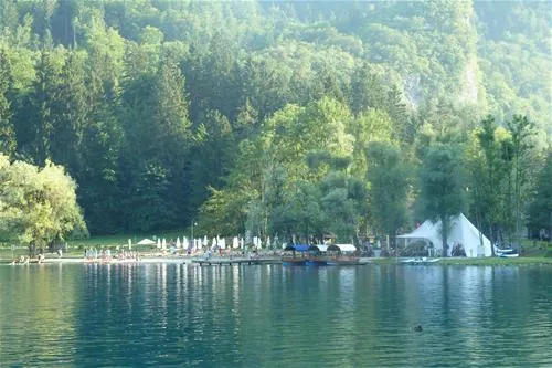 camping-bled-bled-r5twm