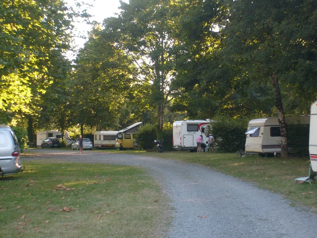 camping-de-clupeau-cherveix-cubas-lpksi