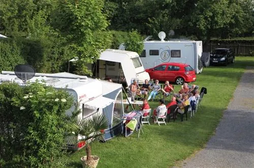 camping-oase-praha-dolni-brezany-y0ozv