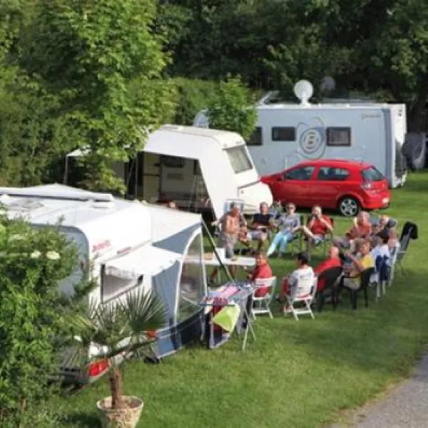 camping-oase-praha-dolni-brezany-y0ozv