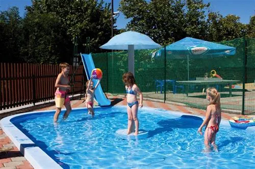 camping-oase-praha-dolni-brezany-ywwyc