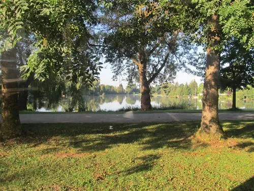 campingplatz-ludwigshof-am-see-affingmhlhausen-bei-augsburg-bqyi6