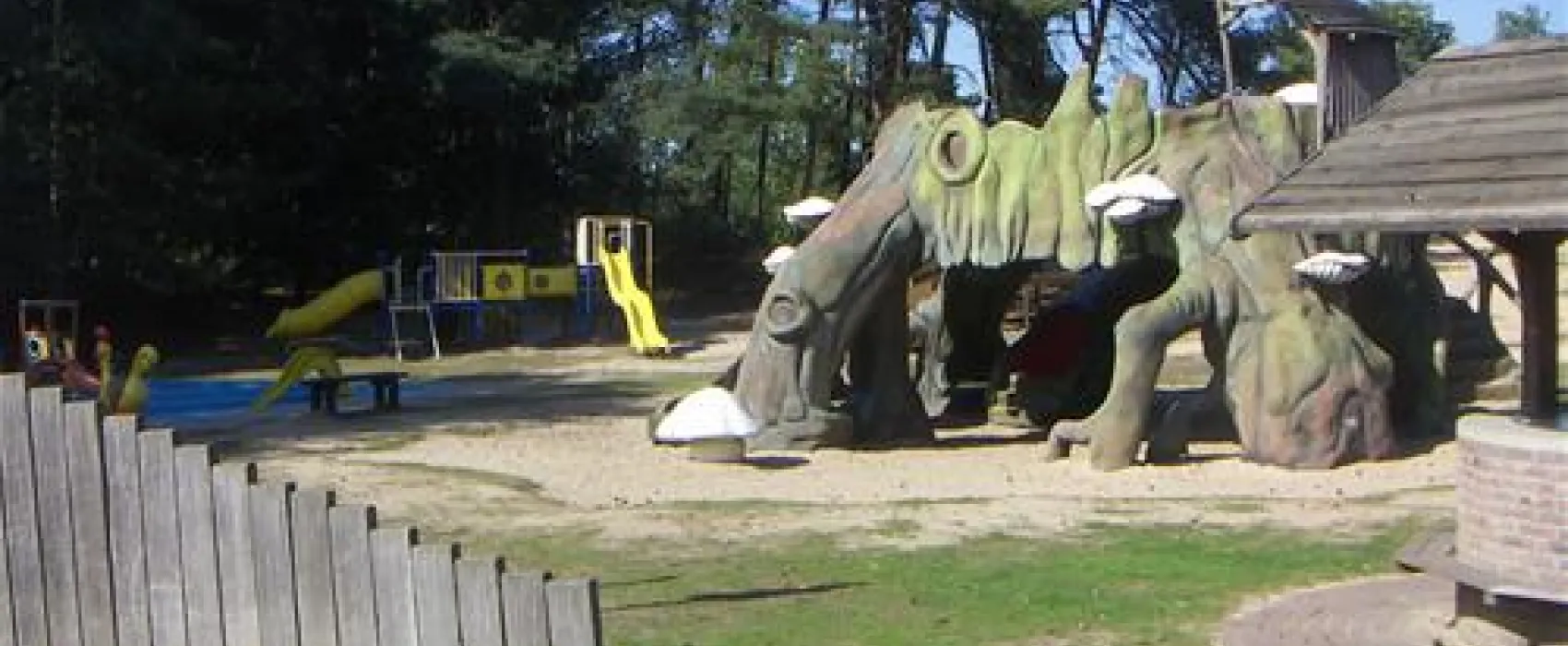 Camping en Speelpark De Heldense Bossen