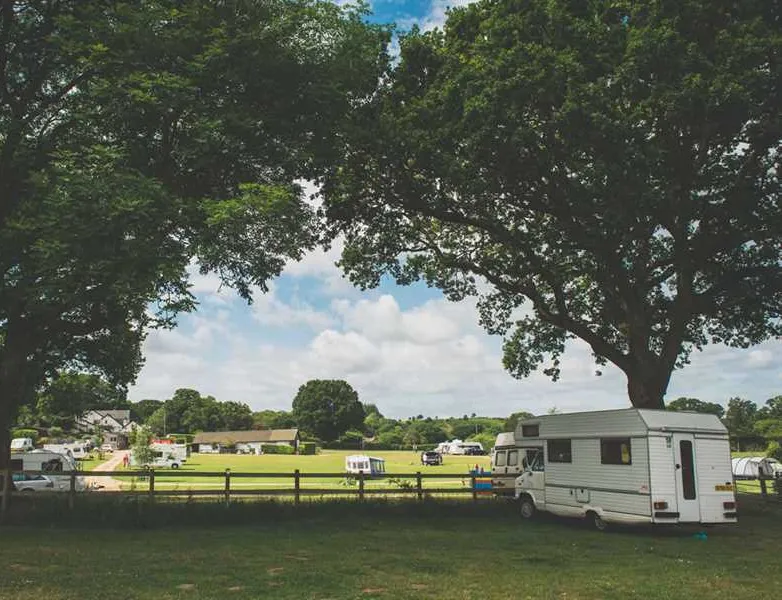 red-shoot-camping-park-ringwood-smntp