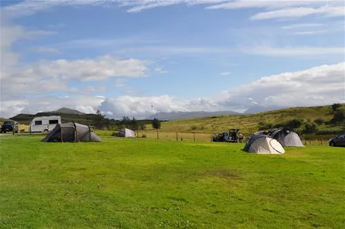 torvaig-car-camp-site-portree-dgaki