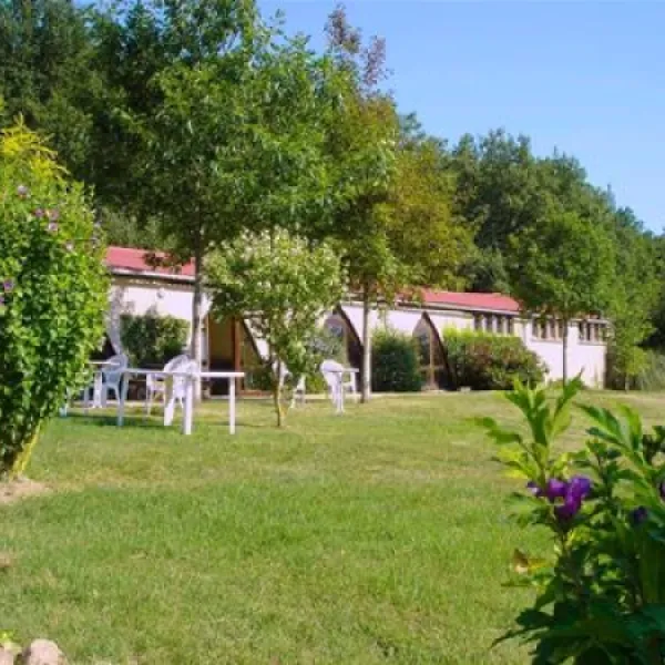 saint-pierre-de-rousieux-servies-m2qsi