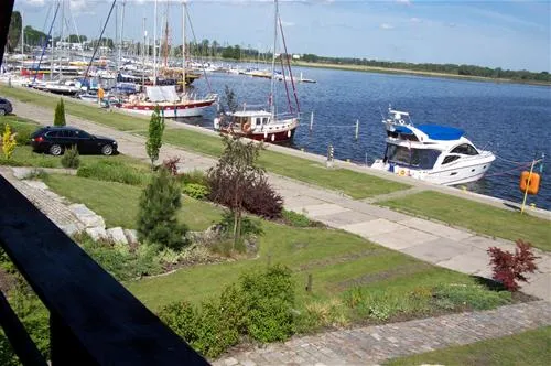camping-marina-szczecin-ameqb