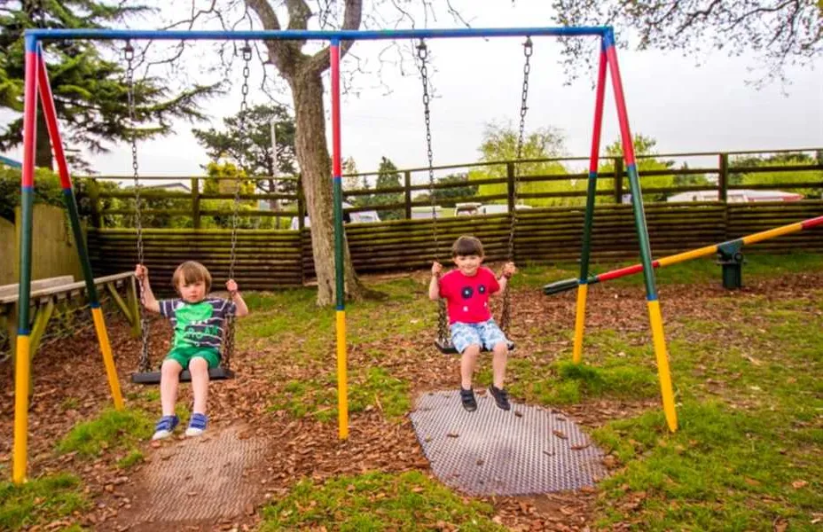 andrewshayes-caravan-park-axminster-1f51w