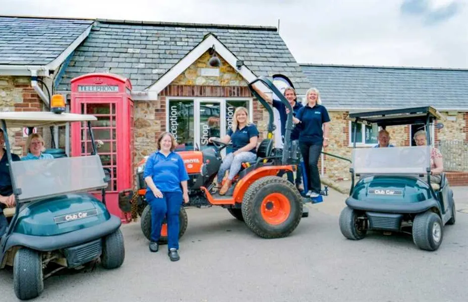 andrewshayes-caravan-park-axminster-fno0e
