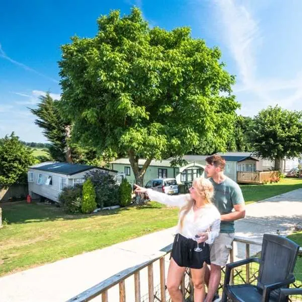 andrewshayes-caravan-park-axminster-kny76