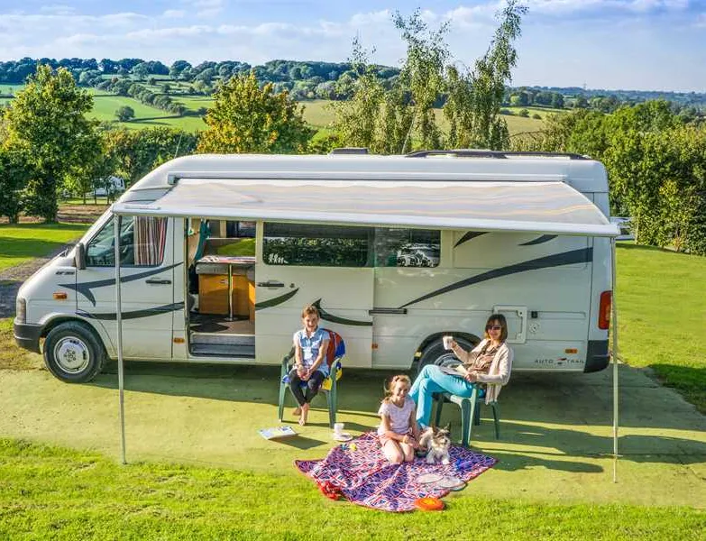 andrewshayes-caravan-park-axminster-truju