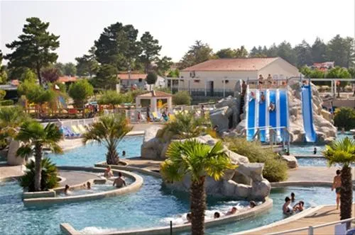 camping-les-brunelles-longeville-sur-mer-glzgu