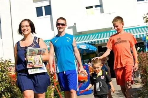 camping-les-brunelles-longeville-sur-mer-rjksk