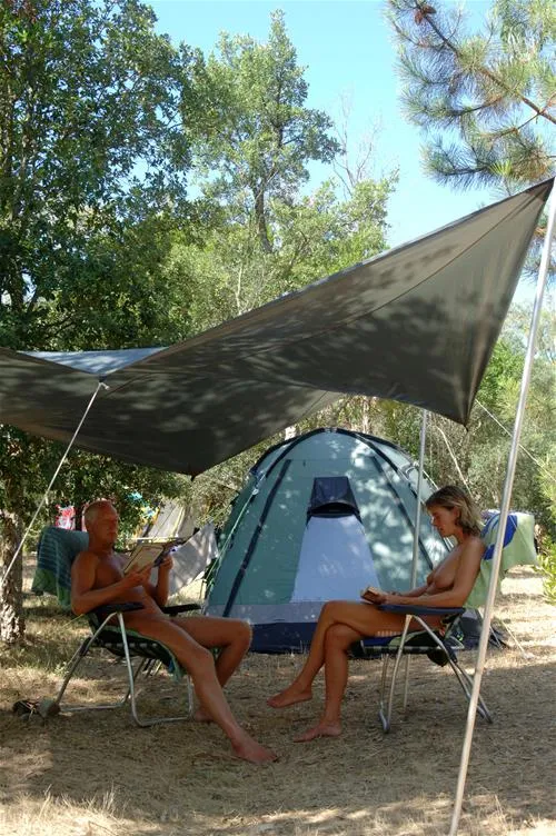 camping-naturiste-les-eucalyptus-linguizzetta-qswja
