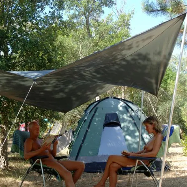 camping-naturiste-les-eucalyptus-linguizzetta-qswja